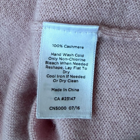 Talbots Cashmere Pink Crew Neck Sweater Women Size Medium Petite - Picture 7 of 7